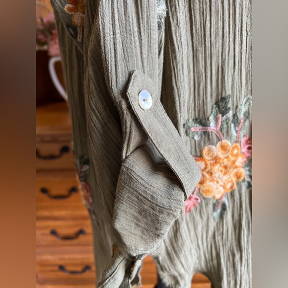 Fig and Flower Olive Green Embroidered Button-Up Long Sleeve Blouse Tunic - Picture 7 of 10